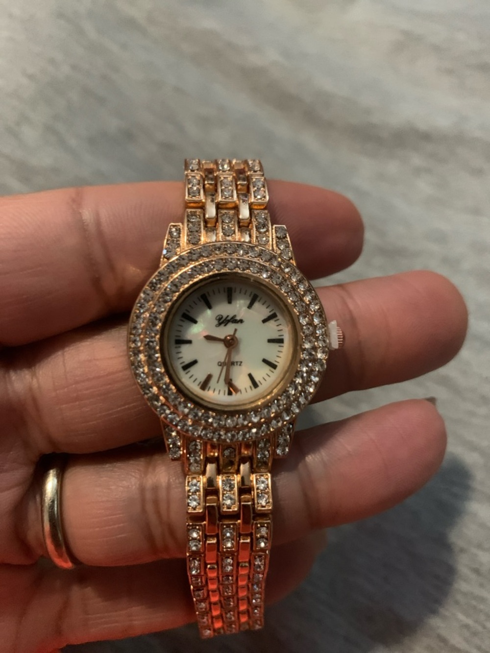 NWOT Quartz Rose Gold Rhinestone Women's Bracelet Watch